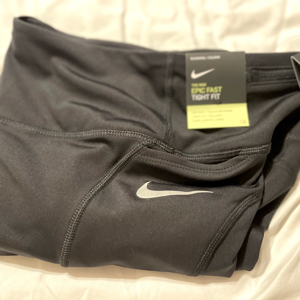 Women’s XS Nike Epic Fast crop leggings